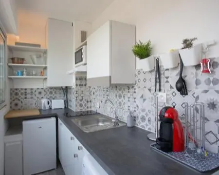 Daire Studio A 2 Pas De La Plages Des Sablettes